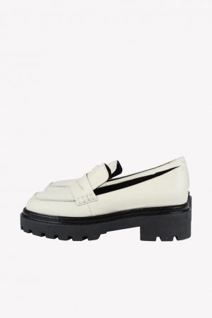 Chio Loafers in Creme aus Leder.1